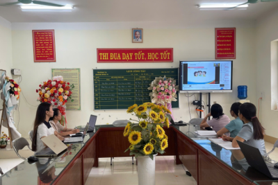 NÂNG CAO NĂNG LỰC CHUYÊN MÔN: GIÁO VIÊN TỔ 2, 3 THAM GIA TẬP HUẤN, BỒI DƯỠNG SỬ DỤNG SÁCH GIÁO KHOA HÈ 2026